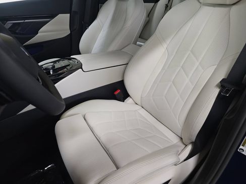 Used 2026 BMW 530i w/ Premium Package RWD image 17