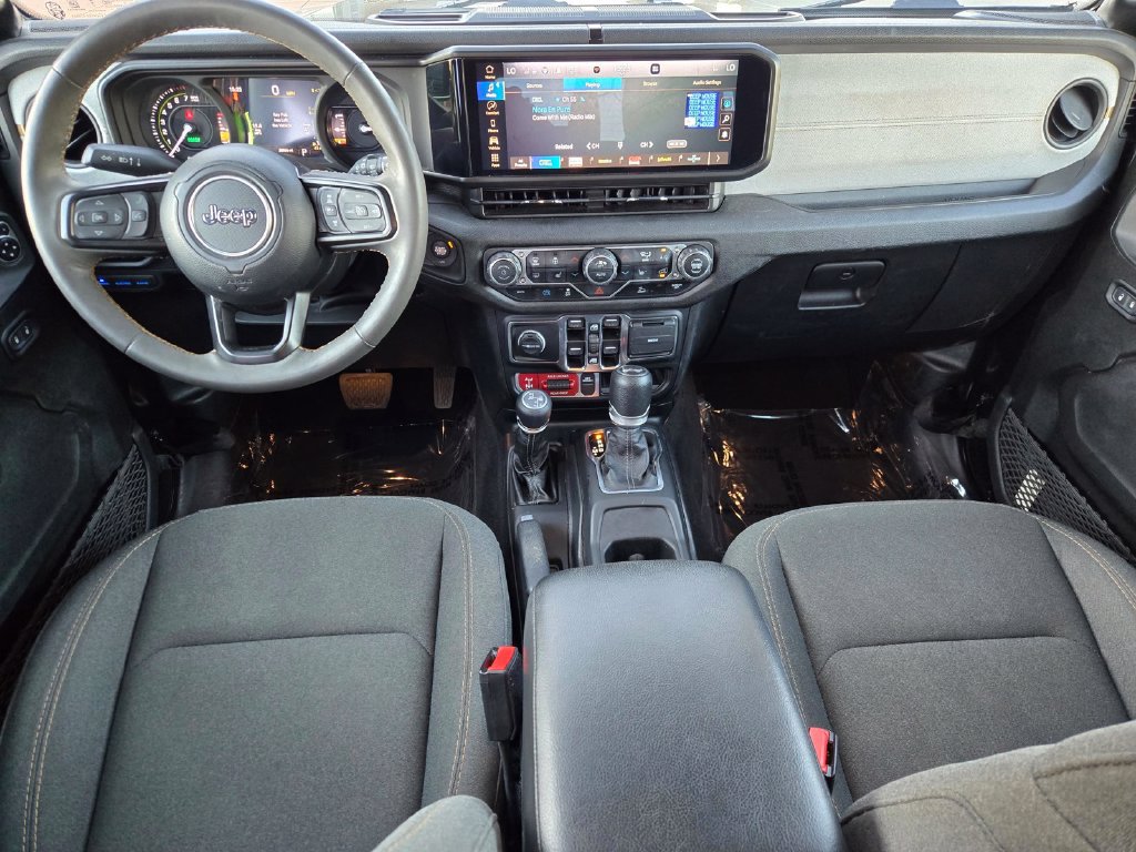 Used 2024 Jeep Wrangler Unlimited AWD/4WD image 12