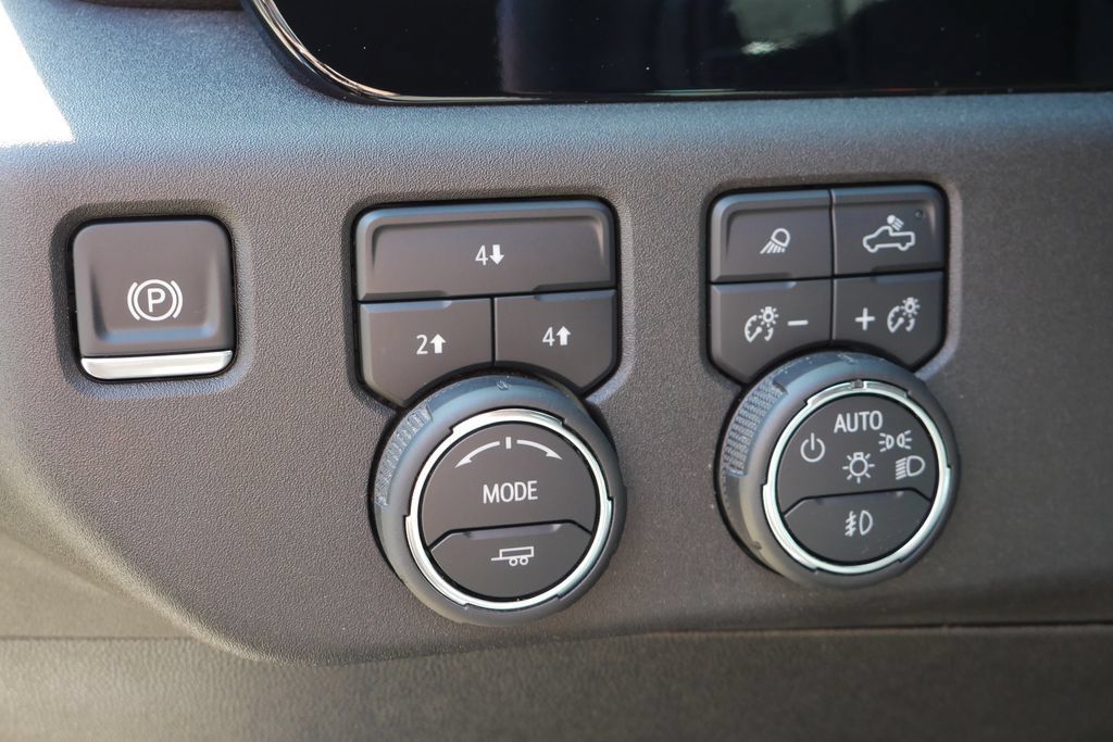 Used 2024 Chevrolet Silverado 2500 LT w/ Convenience Package AWD/4WD image 25