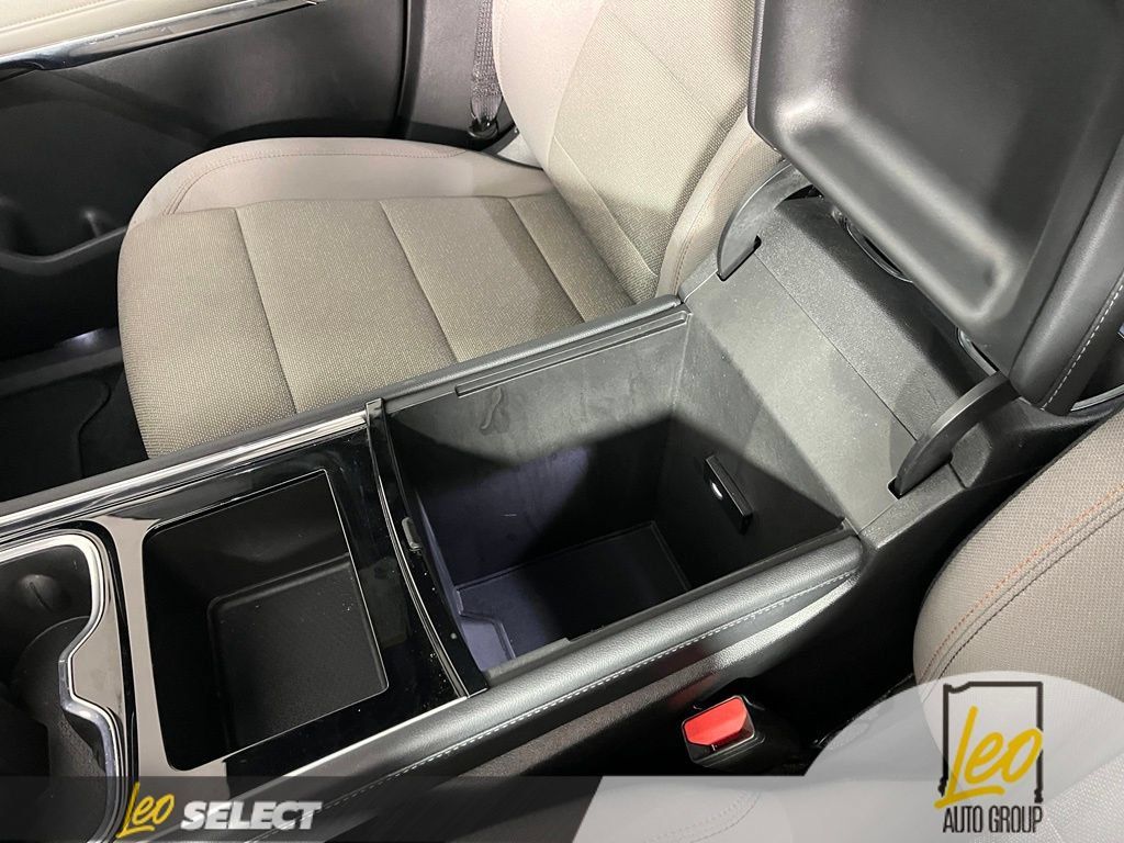 Used 2026 Chevrolet Traverse LT w/ Driver Confidence Package FWD image 25