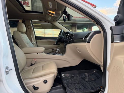 Used 2020 Jeep Grand Cherokee Limited image 22