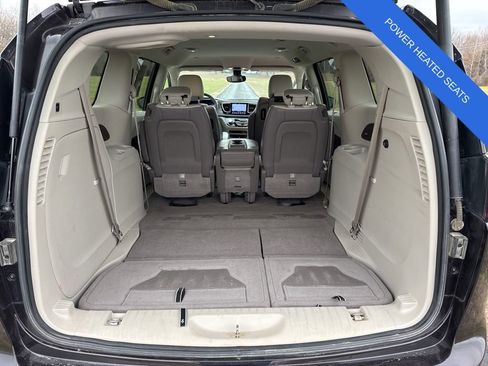 Used 2017 Chrysler Pacifica Touring-L Plus w/ Tire & Wheel Group image 12