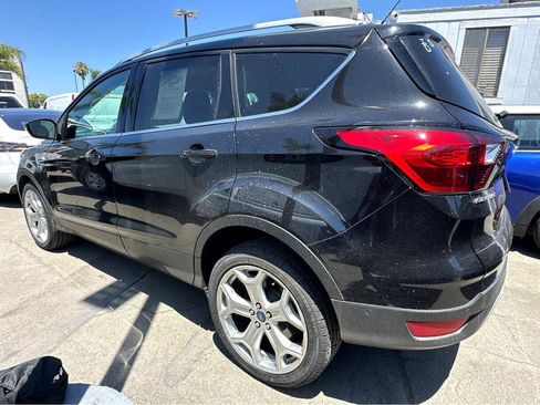 Used 2019 Ford Escape Titanium FWD image 3
