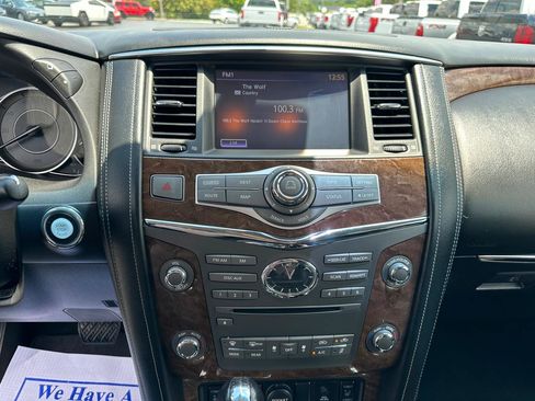 Used 2017 INFINITI QX80 4WD w/ Driver Assistance Package image 16