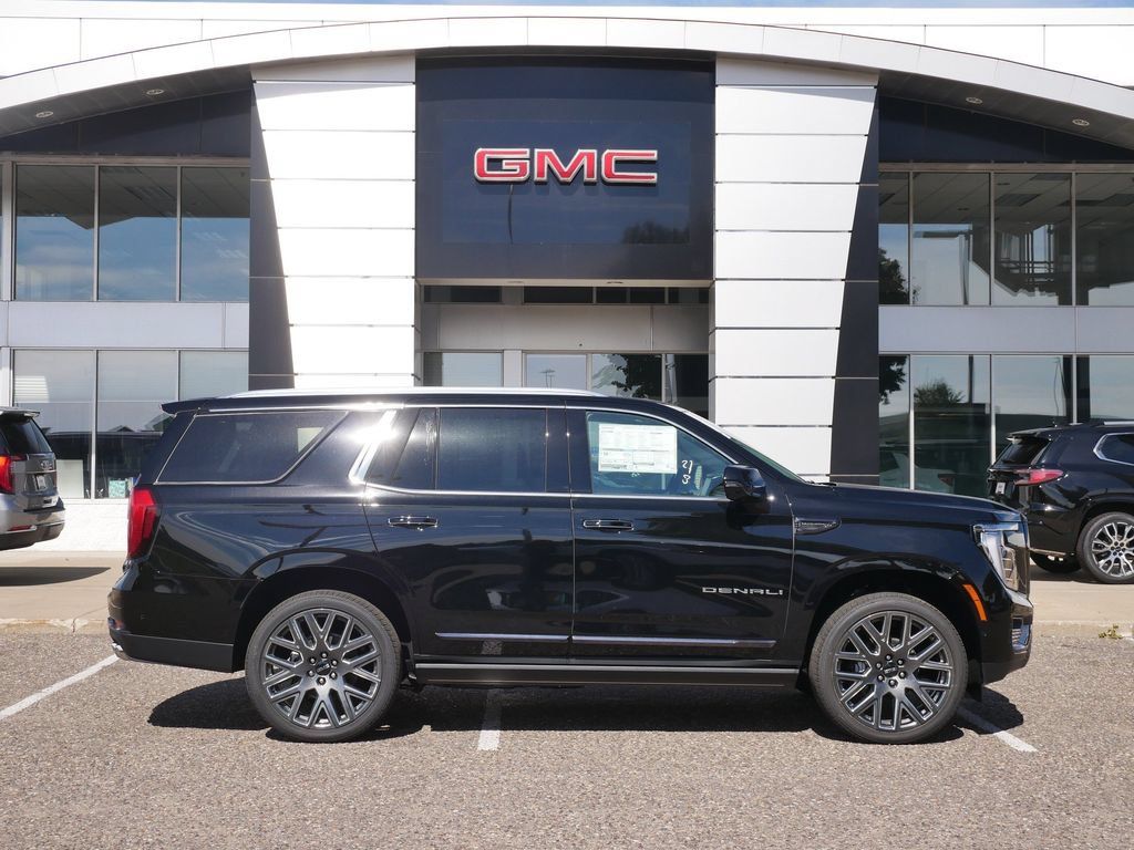 New 2026 GMC Yukon Denali Ultimate w/ LPO, Floor Liner Package AWD/4WD image 2