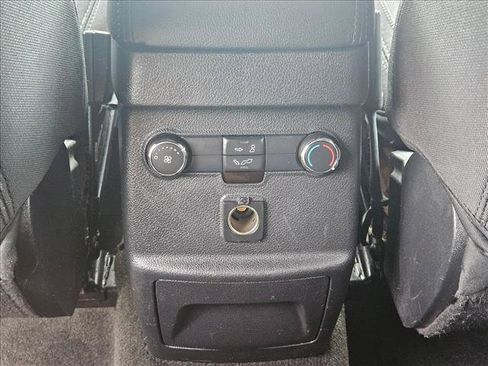 Used 2018 Ford Explorer XLT FWD image 17