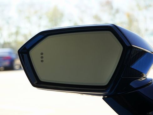 Used 2025 Lamborghini Revuelto image 34