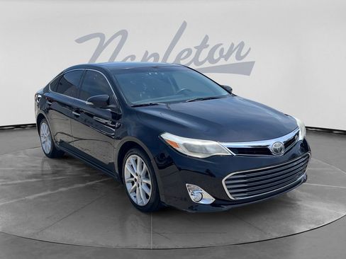Used 2013 Toyota Avalon Limited w/ Technology Pkg FWD image 3