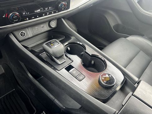 Certified 2023 Nissan Rogue SV w/ SV Premium Package image 27