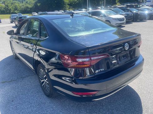 Used 2019 Volkswagen Jetta SE w/ Cold Weather Package FWD image 8