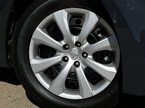 Used 2024 Toyota Corolla LE image 28