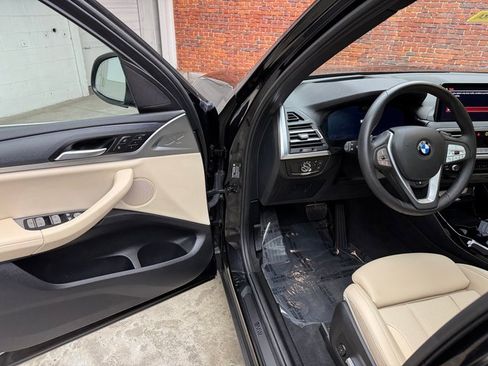 Certified 2024 BMW X3 xDrive30i w/ Premium Package image 9