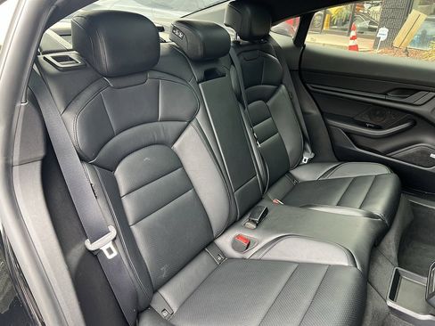 Used 2021 Porsche Taycan image 32