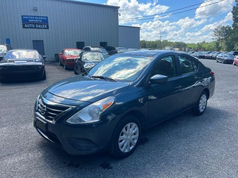 Used 2017 Nissan Versa S FWD image 2