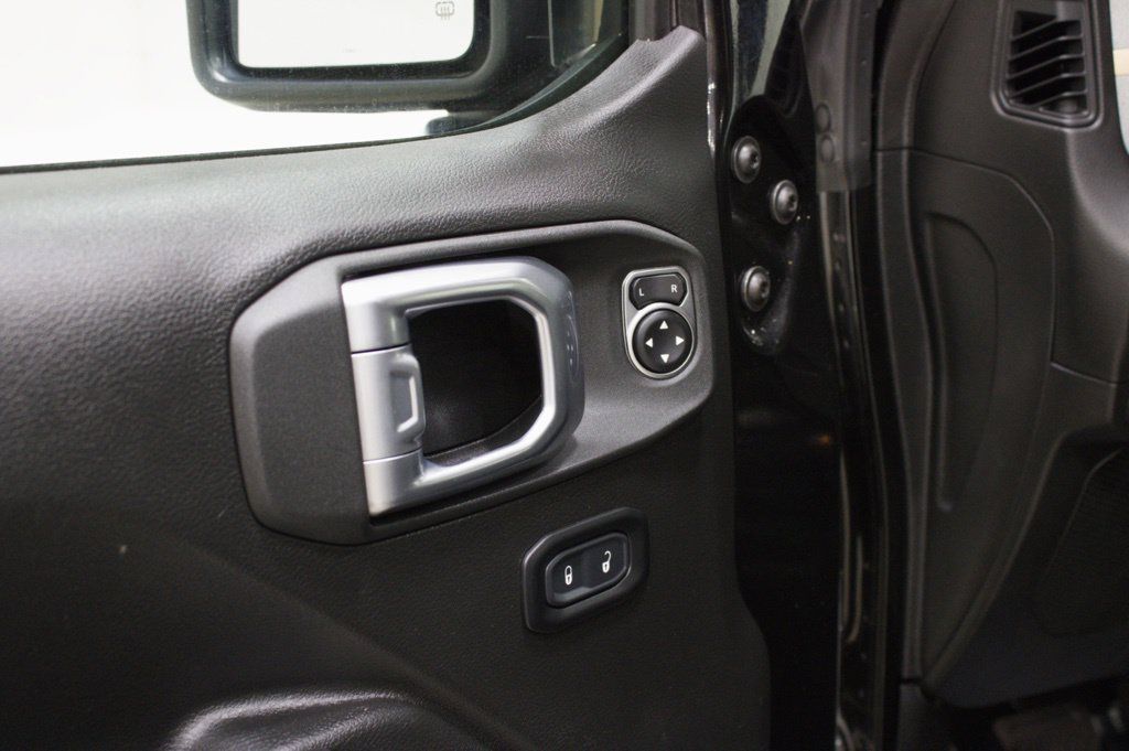 Used 2024 Jeep Wrangler Unlimited AWD/4WD image 19
