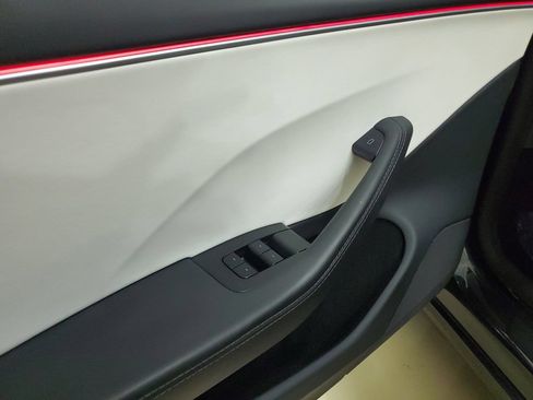 Used 2025 Tesla Model 3 Long Range RWD image 18