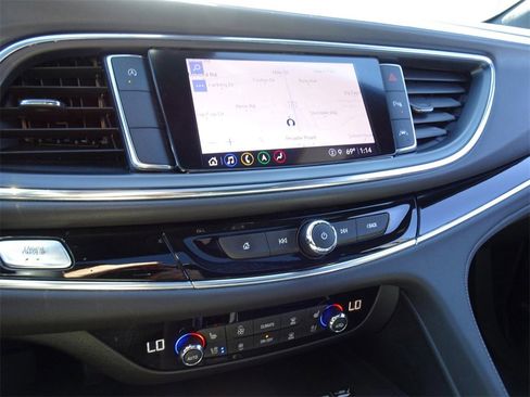 Used 2023 Buick Enclave Avenir image 17