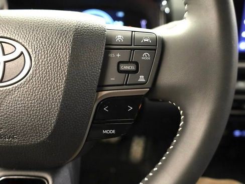 Certified 2025 Toyota Camry SE w/ Convenience Package image 25