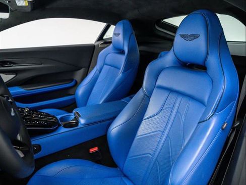 Used 2025 Aston Martin V8 Vantage Coupe image 11