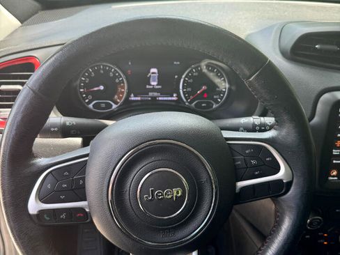 Used 2021 Jeep Renegade Trailhawk image 36