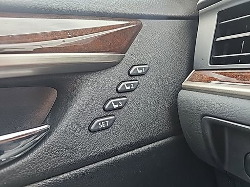 Used 2018 Lexus ES 350 w/ Luxury Package w/Wood Trim image 12