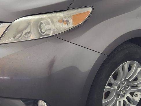Used 2014 Toyota Sienna XLE FWD image 11
