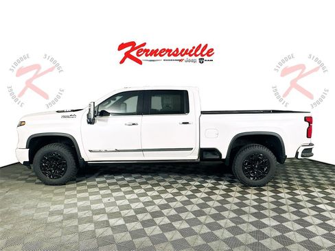 Used 2024 Chevrolet Silverado 3500 High Country w/ High Country Premium Package image 4