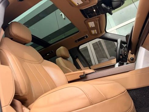 Used 2024 Land Rover Range Rover SE image 10