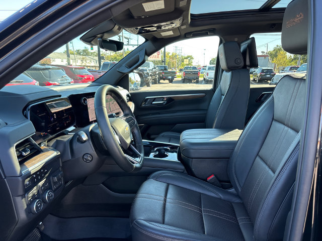 Used 2026 Chevrolet Tahoe High Country AWD/4WD image 2