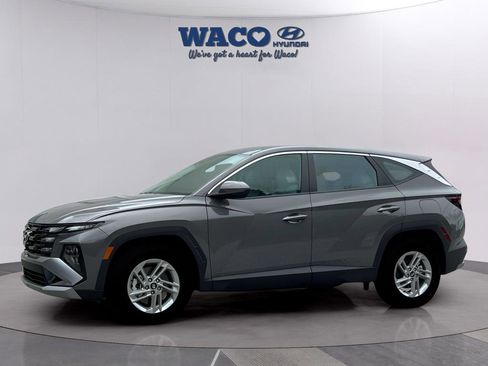 Used 2026 Hyundai Tucson SE image 2
