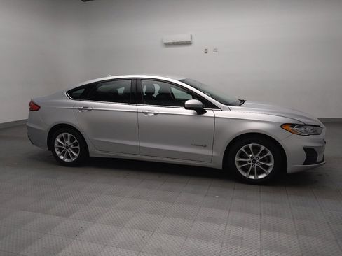Used 2019 Ford Fusion SE image 11