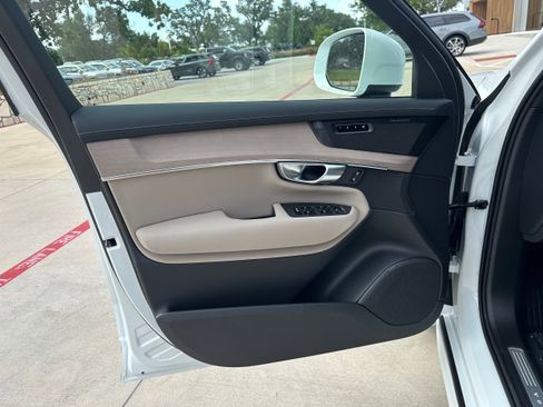 Used 2026 Volvo XC90 B6 Plus w/ Protection Package Premier image 18