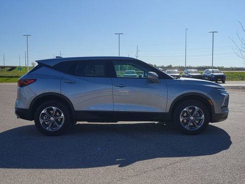 Used 2025 Chevrolet Blazer LT AWD/4WD image 5