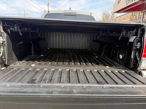 Used 2021 Toyota Tacoma TRD Off-Road w/ Technology Package image 5