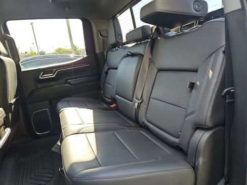 Used 2022 Chevrolet Silverado 1500 LT Trail Boss w/ Convenience Package II AWD/4WD image 11