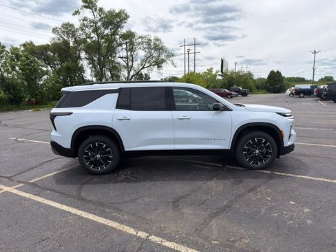 New 2026 Chevrolet Traverse LT w/ Sun and Wheel Package AWD/4WD image 4