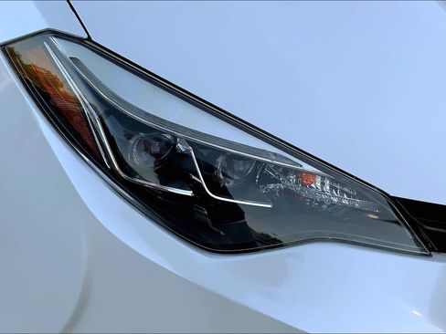 Used 2017 Toyota Corolla XLE FWD image 28