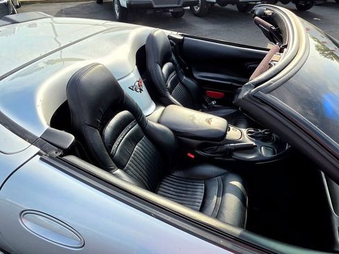 Used 2000 Chevrolet Corvette Convertible RWD image 26
