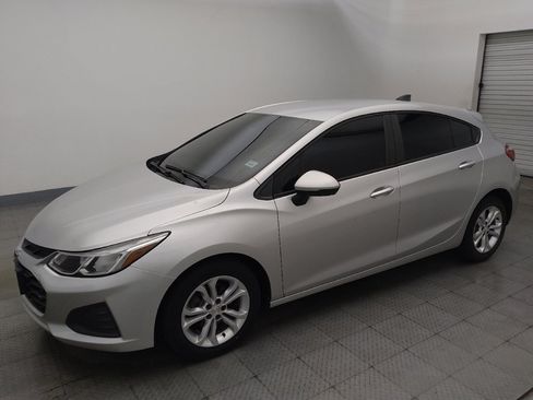 Used 2019 Chevrolet Cruze LS w/ LS Convenience Package FWD image 2