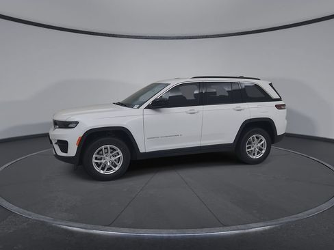 New 2026 Jeep Grand Cherokee Laredo w/ Trailer Tow Package AWD/4WD image 7