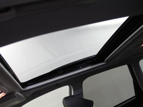 Used 2018 Subaru Forester 2.5i Touring image 12