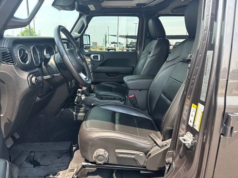 Used 2019 Jeep Wrangler Unlimited Sahara w/ Quick Order Package 24M Moab image 31