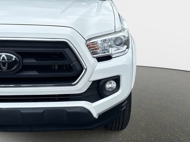 Used 2022 Toyota Tacoma SR5 w/ Technology Package RWD image 9
