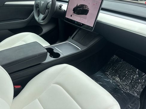 Used 2023 Tesla Model Y Long Range AWD/4WD image 16