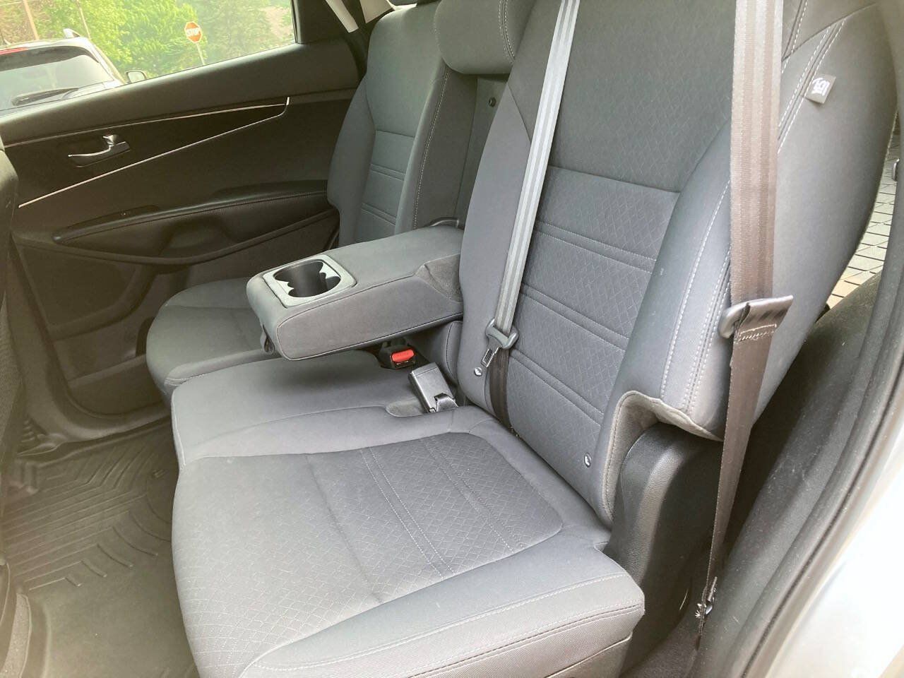 Used 2017 Kia Sorento AWD image 11