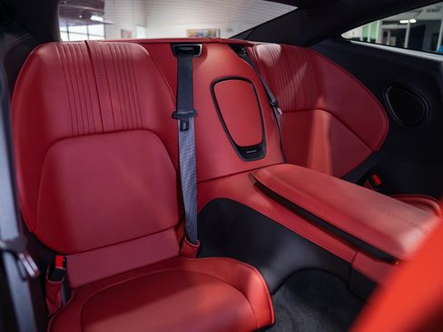 Used 2018 Aston Martin DB11 V12 RWD image 40