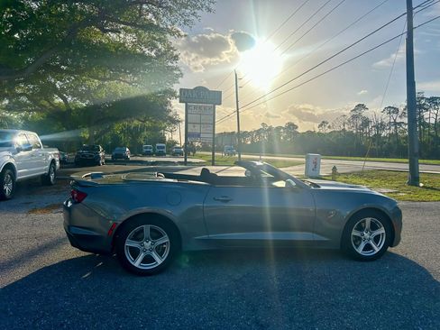 Used 2020 Chevrolet Camaro LT RWD image 17