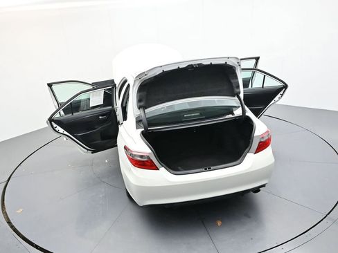 Used 2016 Toyota Camry SE image 40