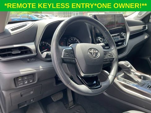 Used 2020 Toyota Highlander Platinum AWD/4WD image 18