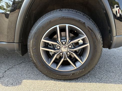 Used 2017 Jeep Grand Cherokee Limited RWD image 33